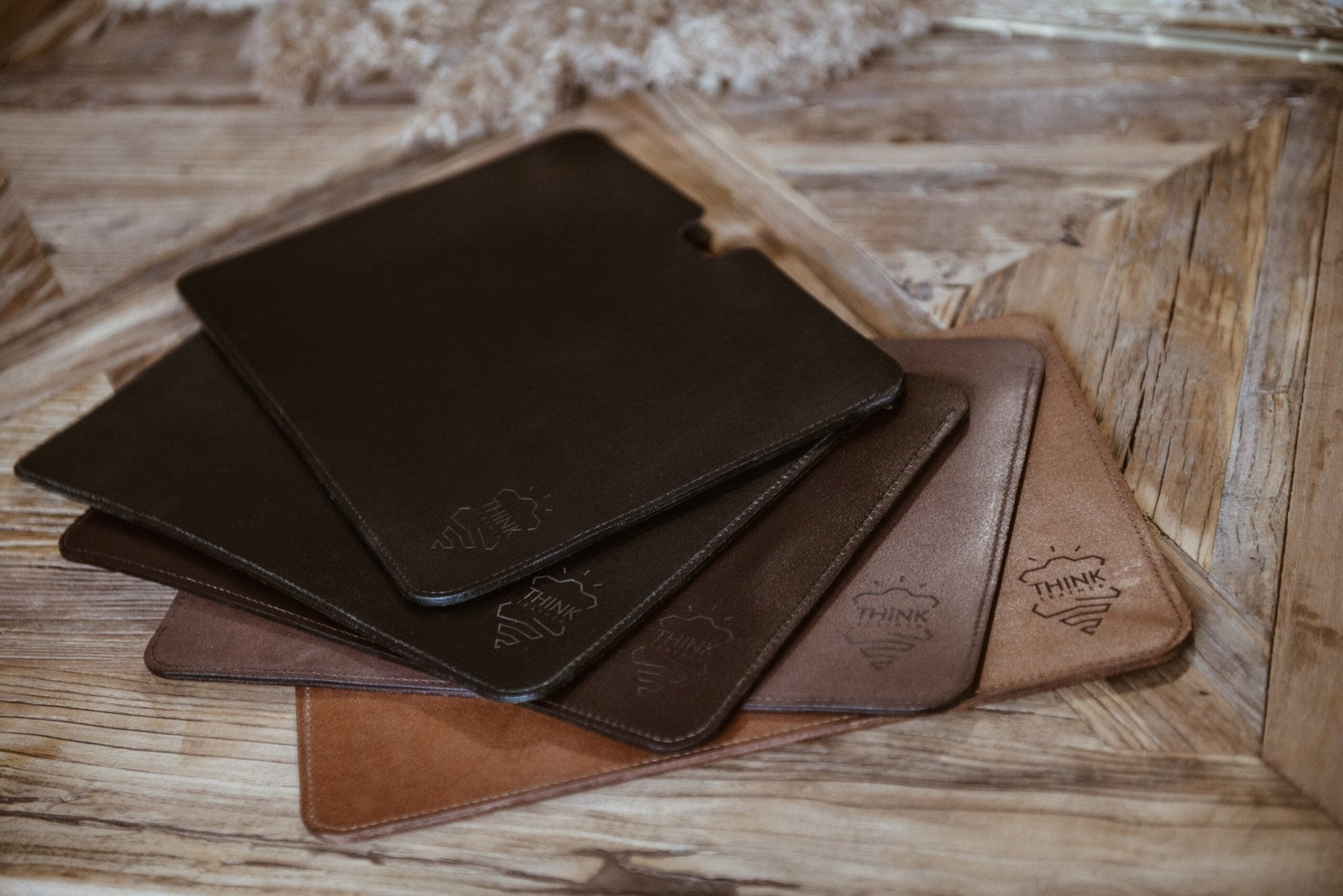 Skórzane etui na MacBook 13" Pro/Air - czarne - Lukas shop %