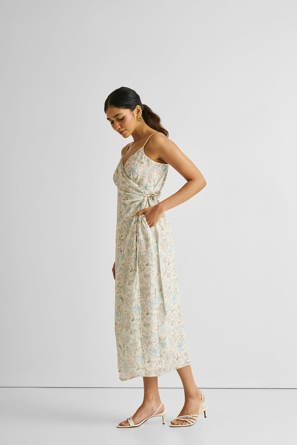 Strappy Wrap Dress in Blue Florals - Lukas shop %
