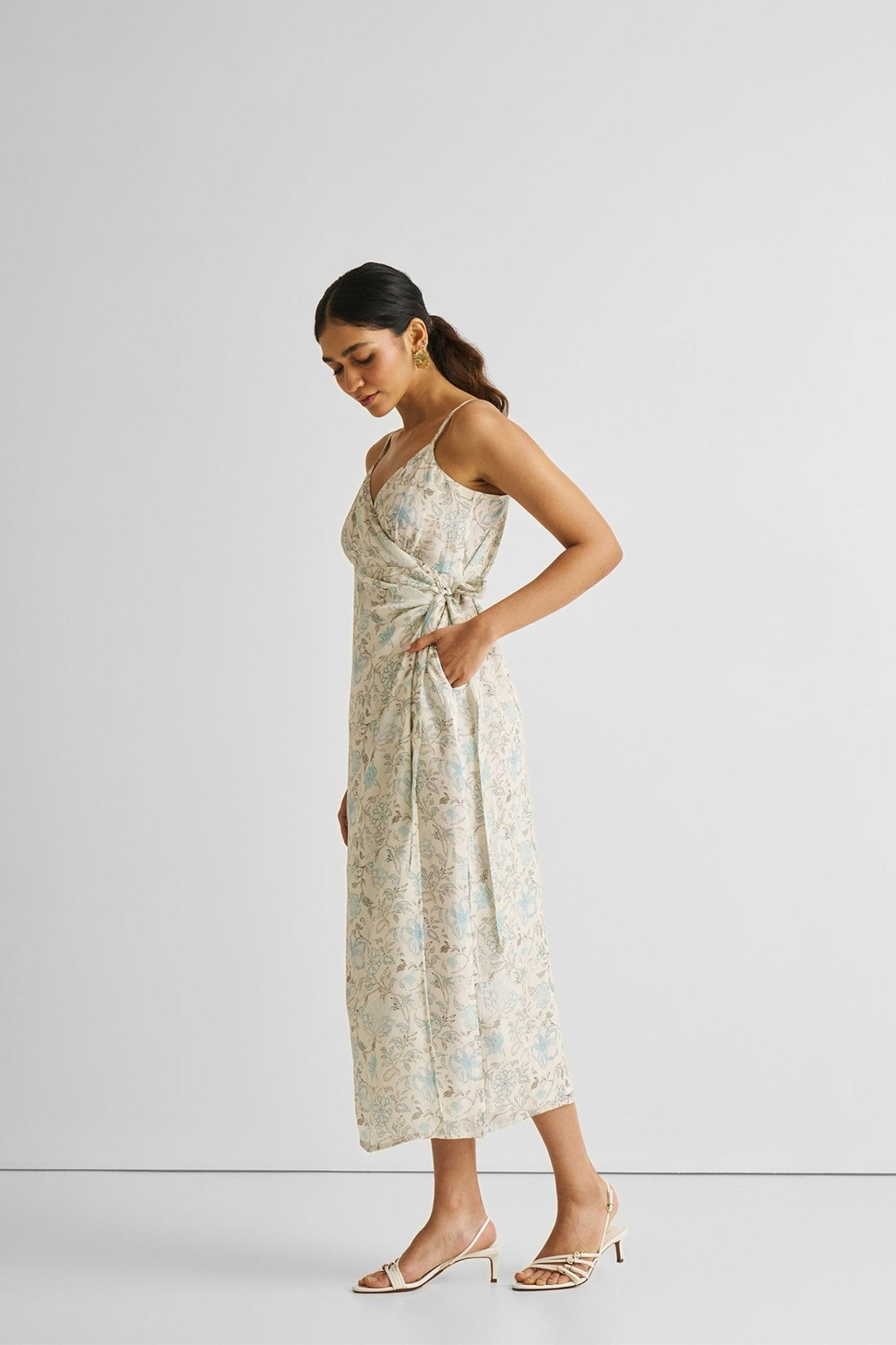 Strappy Wrap Dress in Blue Florals - Lukas shop %